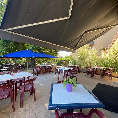 Hotel Restaurant La Place Malay-le-Grand المظهر الخارجي الصورة