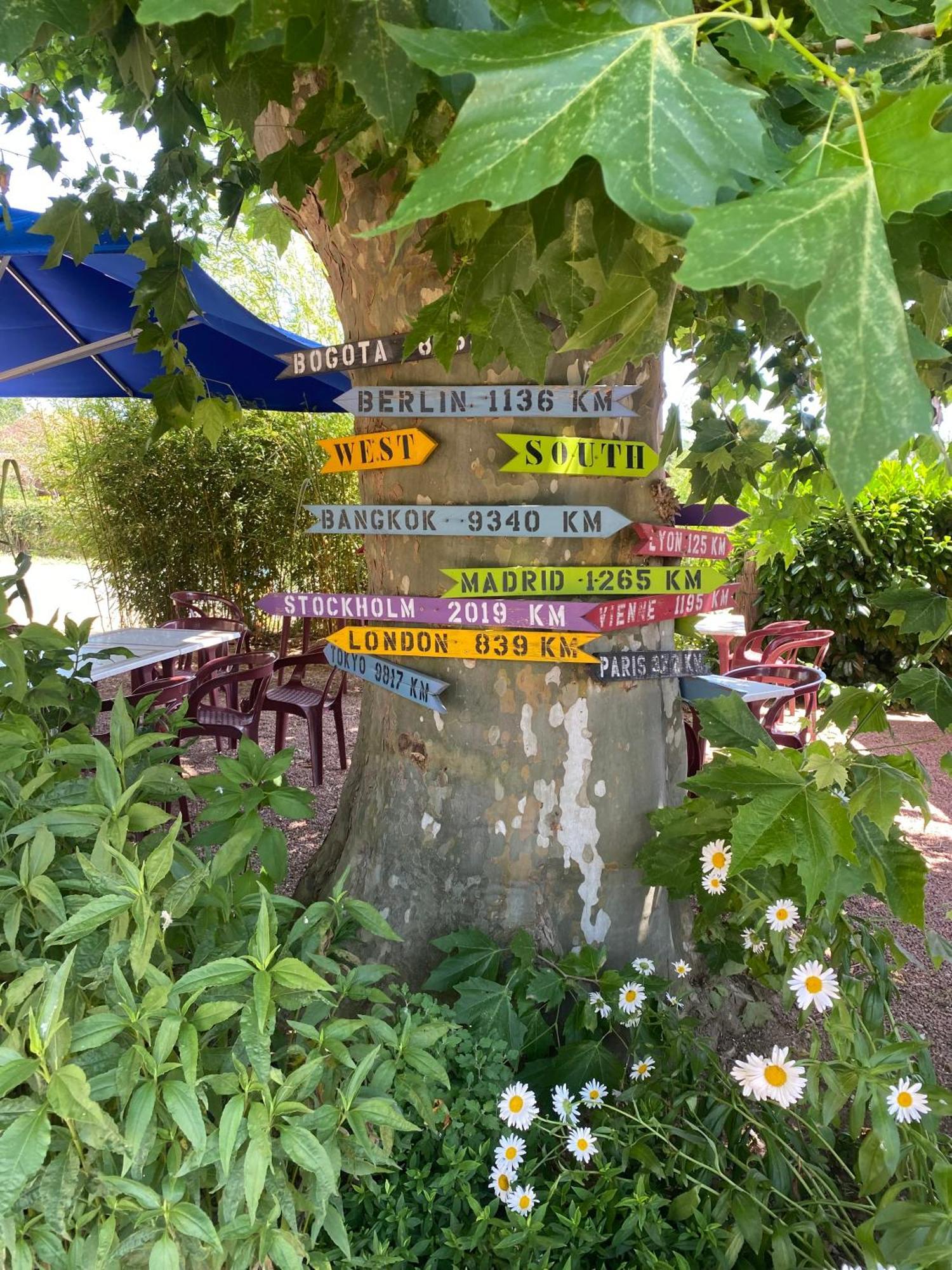 Hotel Restaurant La Place Malay-le-Grand المظهر الخارجي الصورة
