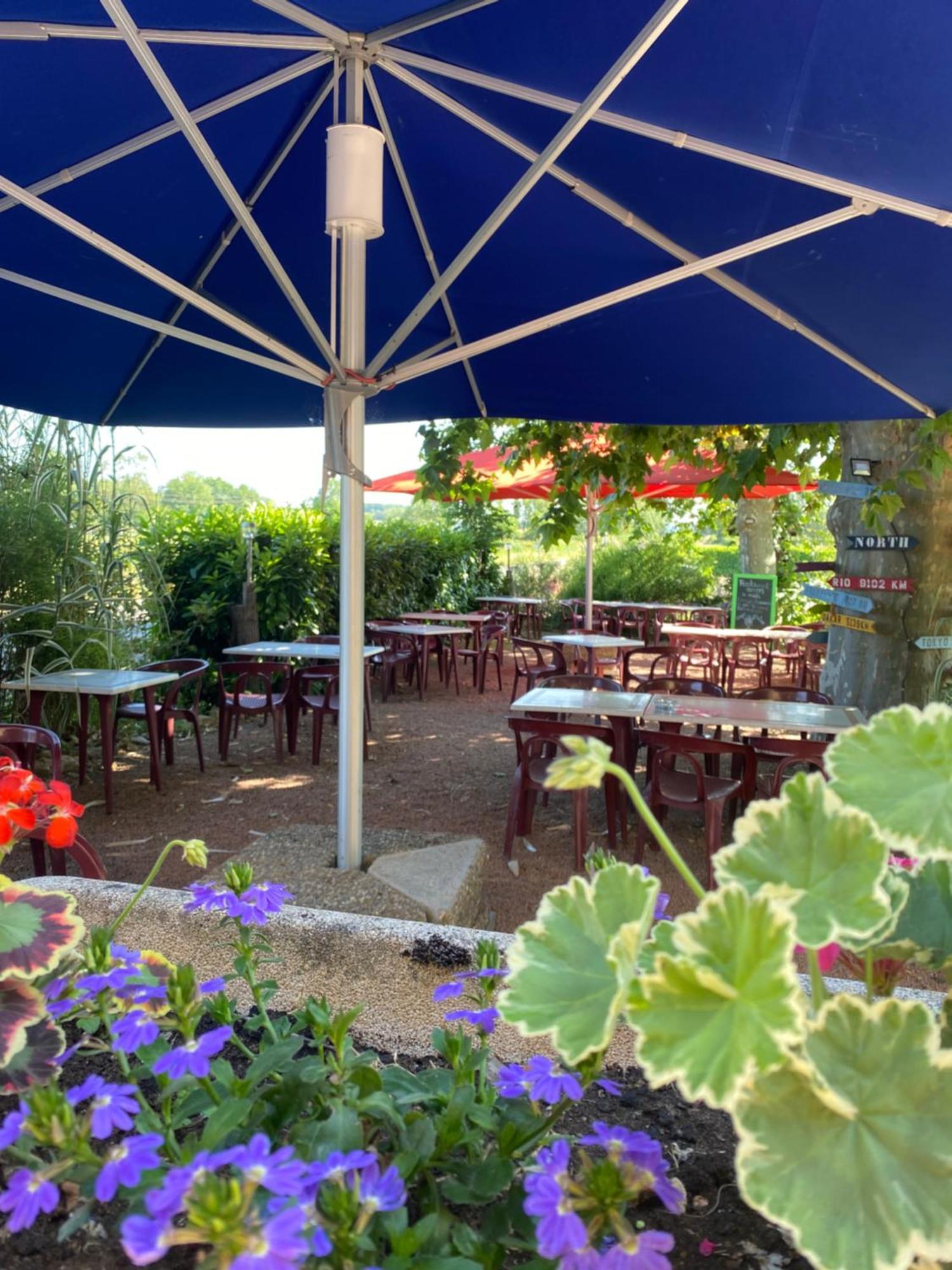Hotel Restaurant La Place Malay-le-Grand المظهر الخارجي الصورة