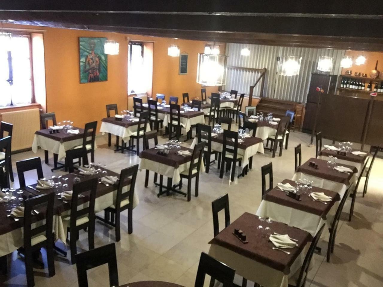 Hotel Restaurant La Place Malay-le-Grand المظهر الخارجي الصورة
